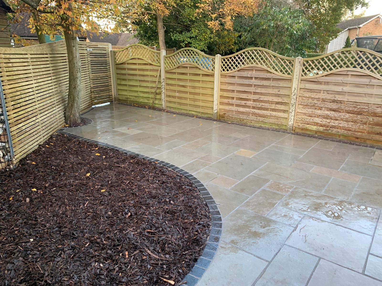 South East Fencing & Paving Verified Logo